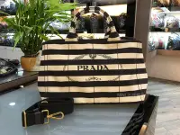 在飛比找Yahoo!奇摩拍賣優惠-::MINI名牌精品店:: PRADA B2642B 米白咖