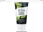 ST. IVES BLACKHEAD CLEARING GREEN TEA SCRUB 150mL