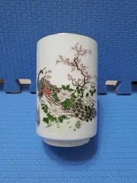 在飛比找Yahoo!奇摩拍賣優惠-早期大同磁器茶杯/大同瓷器描金邊孔雀開屏杯/古早茶杯/阿嬤的