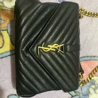 在飛比找PopChill優惠-[二手] YSL 經典Monogram金色鍊YSL金屬LOG