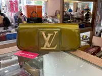 在飛比找Yahoo!奇摩拍賣優惠-☆最愛二手精品☆ LOUIS VUITTON LV 香檳金色