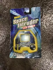 Mini Space Intruder LCD game 2004 Techno Source