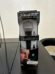 Shure Pro Microphone Dynamic Cardioid XLR 1/8” & 1/4” / Holder/ Cable