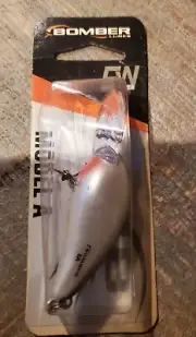 BOMBER MODEL A CRANKBAITS 2-5/8IN 1/2OZ BLACK PEARL. B#17