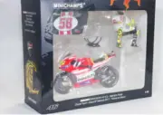 Minichamps 1/12 Ducati Desmosedici GP11.2 Valentino Rossi 2011 Racing