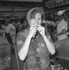 New York: Woman eats a hot dog, at Nathan's, Coney Island 1961 Old Photo