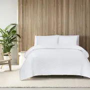 White Ultrasonic Coverlet – Ultra-Soft & Lightweight Bedding