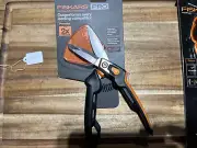 Fiskars Pro 8 in Utility Snips (22991)
