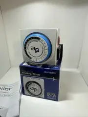Hydrofarm Dual Outlet Analog Grounded Timer TM01015D
