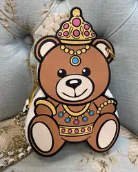 在飛比找Yahoo!奇摩拍賣優惠-Moschino 宇宙無敵可愛的熊熊斜背包