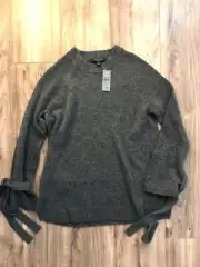 Ann Taylor Women’s Petite Pull Over Gray Sweater