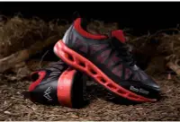 在飛比找Yahoo!奇摩拍賣優惠-香港OUTLET代購 日本設計 鋼頭防砸 類似氣墊的工作鞋 
