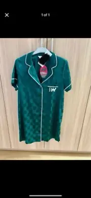 Peter Alexander Womens Green satin Nightie Pyjamas Sz medium bnwt