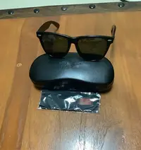 在飛比找Yahoo!奇摩拍賣優惠-(己售)Ray ban 雷朋立體LOGO太陽鏡框 經典再現 