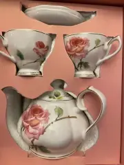 Grace Teaware Large Pink Roses Teapot Set W/ Set Of 2 Teacups & Saucers NEW