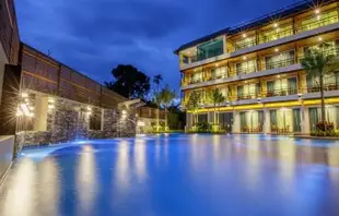 布吉岛阿卡度假村Aqua Resort Phuket