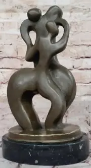 Abstract Bronze Sculpture of Embracing Figures – Contemporary Art on Marble Base