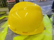 MSA 475360 V-Gard Yellow Hard Hat with Fas-Trac III Suspension