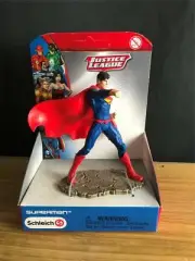 NEW NIB Schleich DC Comics Justice League SUPERMAN 4" Statue/FIGURINE on Base