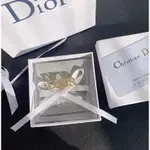 DIOR CD 字母 LOGO 鑲鑽 胸針 簡約 時髦 施華洛水晶 胸扣 運動休閒鞋 男女鞋