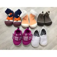 在飛比找蝦皮購物優惠-二手寶寶鞋/0～2歲/attipas韓國襪靴學步鞋/Newb