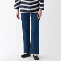 在飛比找博客來優惠-【MUJI 無印良品】女有機棉混彈性丹寧修身喇叭褲 22 藍