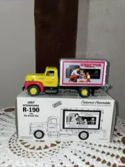 First Gear Eastwood Automobilia 19-0111 Erector 1957 R-190 with Dry Goods Van