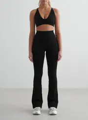 [AIM'N AU] Black Shape Seamless Flare Tights & Cross Back Bra Set