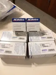 GM Halogen And Fog Light Bulbs. Lot Sale 12450143,12450314,23342527