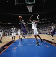 Playoffs Milwaukee Bucks Glenn Robinson vs Philadelphia 76ers Dike- Old Photo