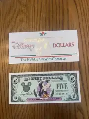 Crisp Uncirculated 1998 Goofy Five Disney Dollars With Holiday Envelope