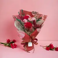 在飛比找momo購物網優惠-【KIRA與花花藝】about love香氛康乃馨花束-溫馨