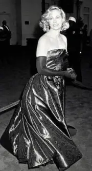 Cybill Shepherd during 61st Annual Academy Awards - Arrivals - 1989 Old Photo 1