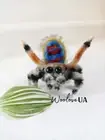 Needle felted tiny jumping spider male figurine /handmade peacock spider/decor
