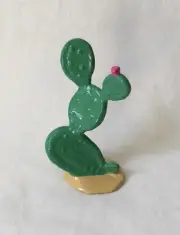 Cactus with sand & flower, Reproduction dimestore Wild West train layout figure