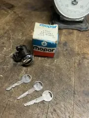 1972 New NOS Chrysler Mopar 4054081 15775B 177 Lock Cylinder Ignition Keys W Box