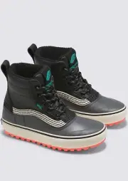 Vans Standard Mid Snow MTE Boots 3.5 Black/Multi Women’s Size 7 Men’s 5.5