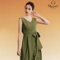 在飛比找momo購物網優惠-【OUWEY 歐薇】甜美綁帶V領織紋無袖長洋裝(綠色；S-L