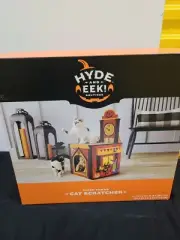 Hyde & EEK Clock Tower Cat Scratcher NEW