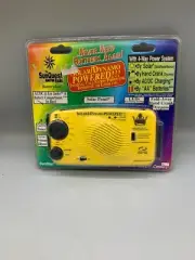 Sunquest Sunstar Hand Crank Powered / Solar Powered AM - FM Radio (T85)