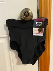BRAND NEW WOMEN'S SIZE SMALL (5) MAIDENFORM MICROFIBER HIPSTER PANTIES