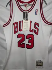 Michael Jordan Authentic Mitchell & Ness White Jersey 1997-98 44 Large