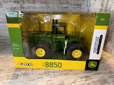 1/32 Scale John Deere 8850 4WD Tractor W/ Duals Prestige Collection Die-Cast