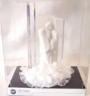 NIB WILTON 8" CERAMIC WHITE BRIDE AND GROOM PLASTIC BASE WEDDING CAKE TOPPER