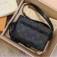 在飛比找Yahoo!奇摩拍賣優惠-LV 路易威登 全黑 M44730 black soft t