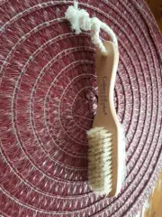 CRABTREE & EVELYN Pumice and Brush for Feet BRAND NEW