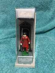 Britain's Toy Soldier Scots Guard Sentry 1989 In Package/Plexi Case
