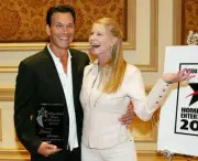 Actor Patrick Swayze and his wife actress Lisa Niemi appear backst - Old Photo 3