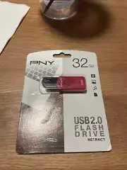 PNY Retract 32GB USB 2.0 Flash Drive Storage P-FD32GRTCG-GE Red, New