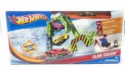 Hot Wheels Claw Escape Track Set with Gravity Launcher & Car Playset Toy Ages 5+